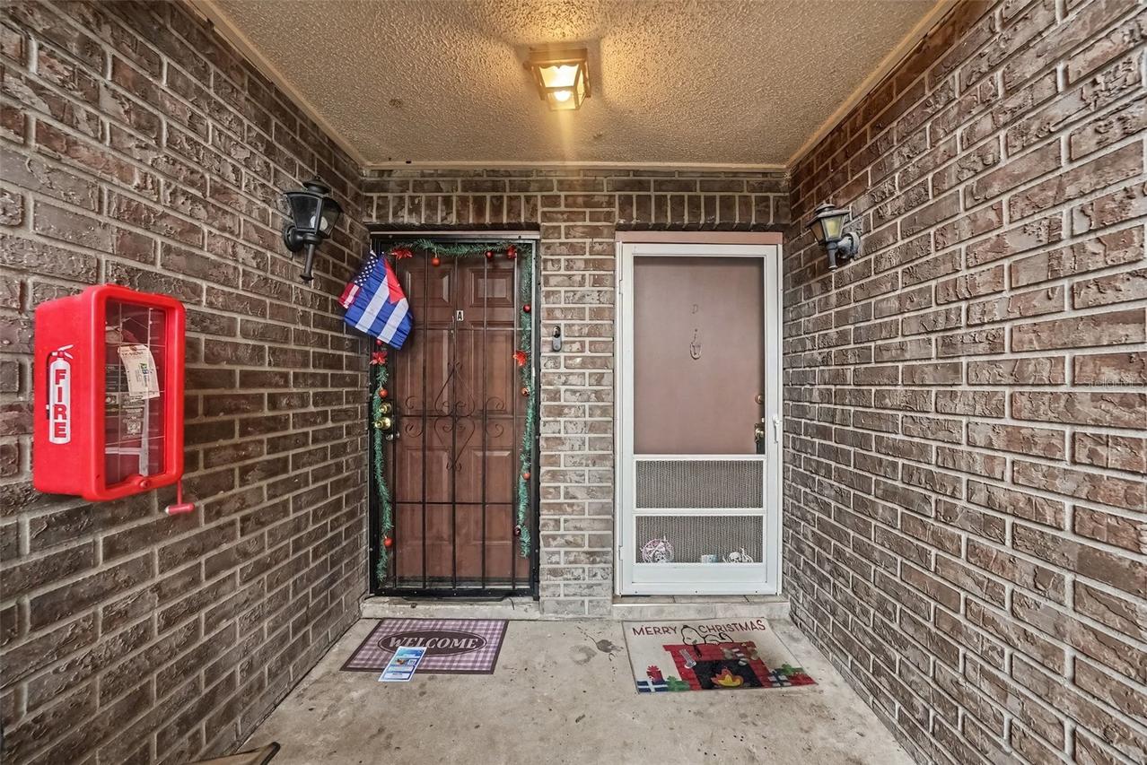 305 E Wellington Ct. #64, Tampa, FL 33604