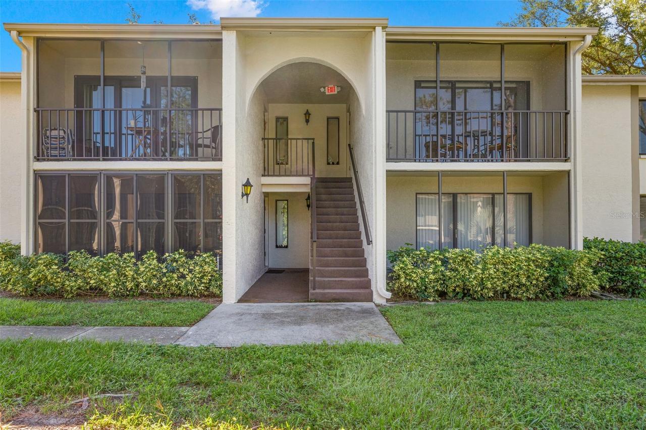 1708 Pine Ridge Way #B2, Palm Harbor, FL 34684