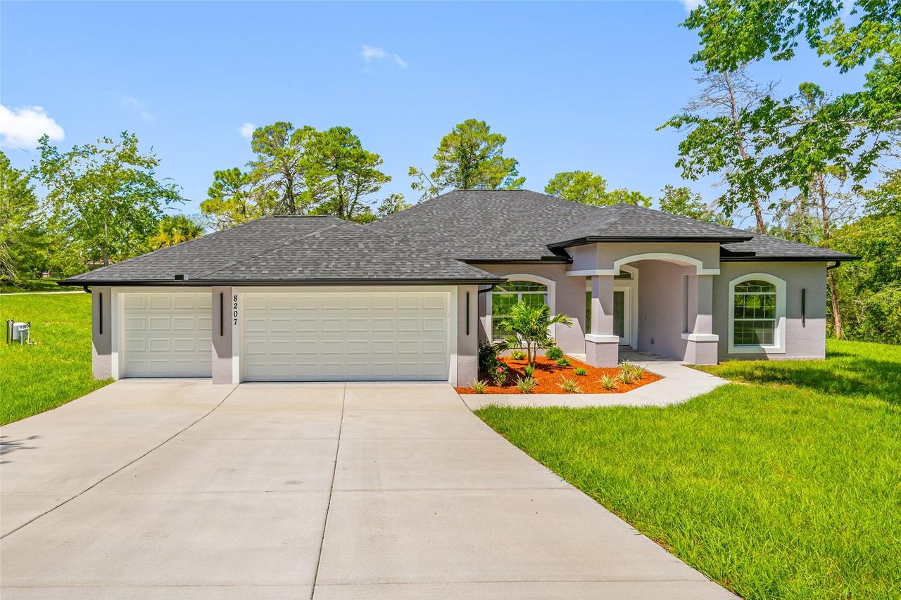 8207 Christopher Ln., Weeki Wachee, FL 34613