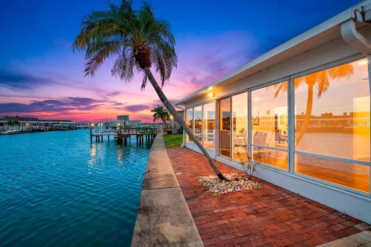 594 Boca Ciega Point Blvd., St Petersburg, FL 33708