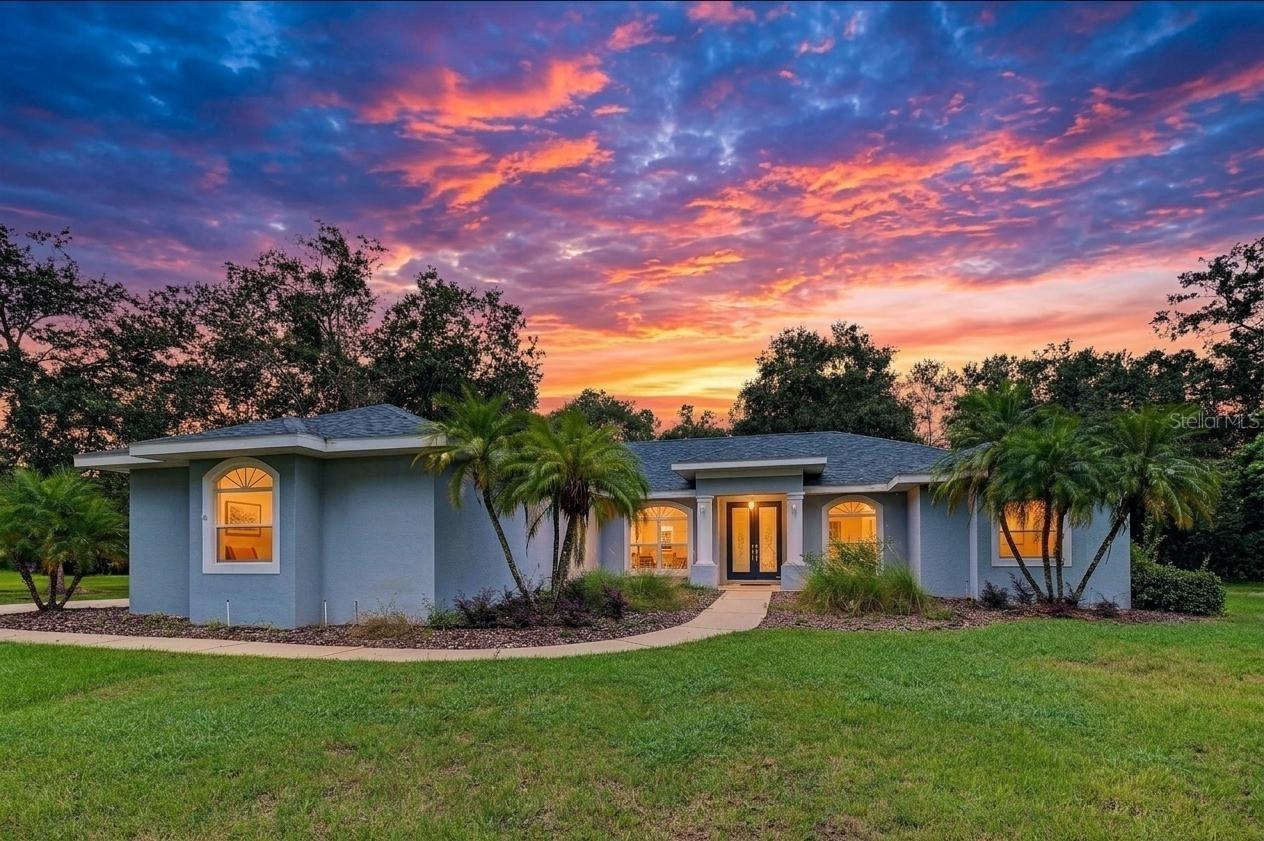 915 Lake Thomas Ln., Lutz, FL 33548