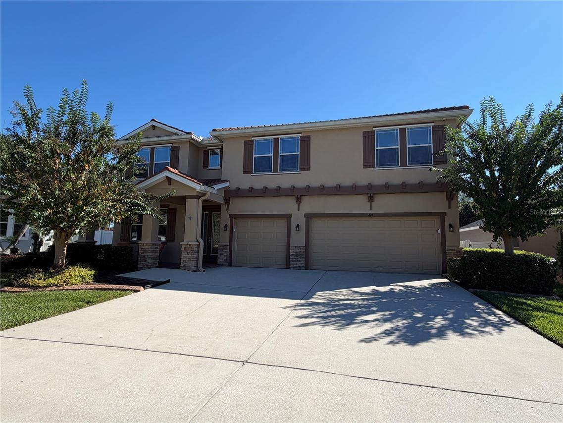 215 Parsons Woods Dr., Seffner, FL 33584