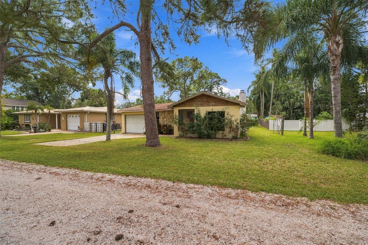 511 Tennessee Ave., Crystal Beach, FL 34681