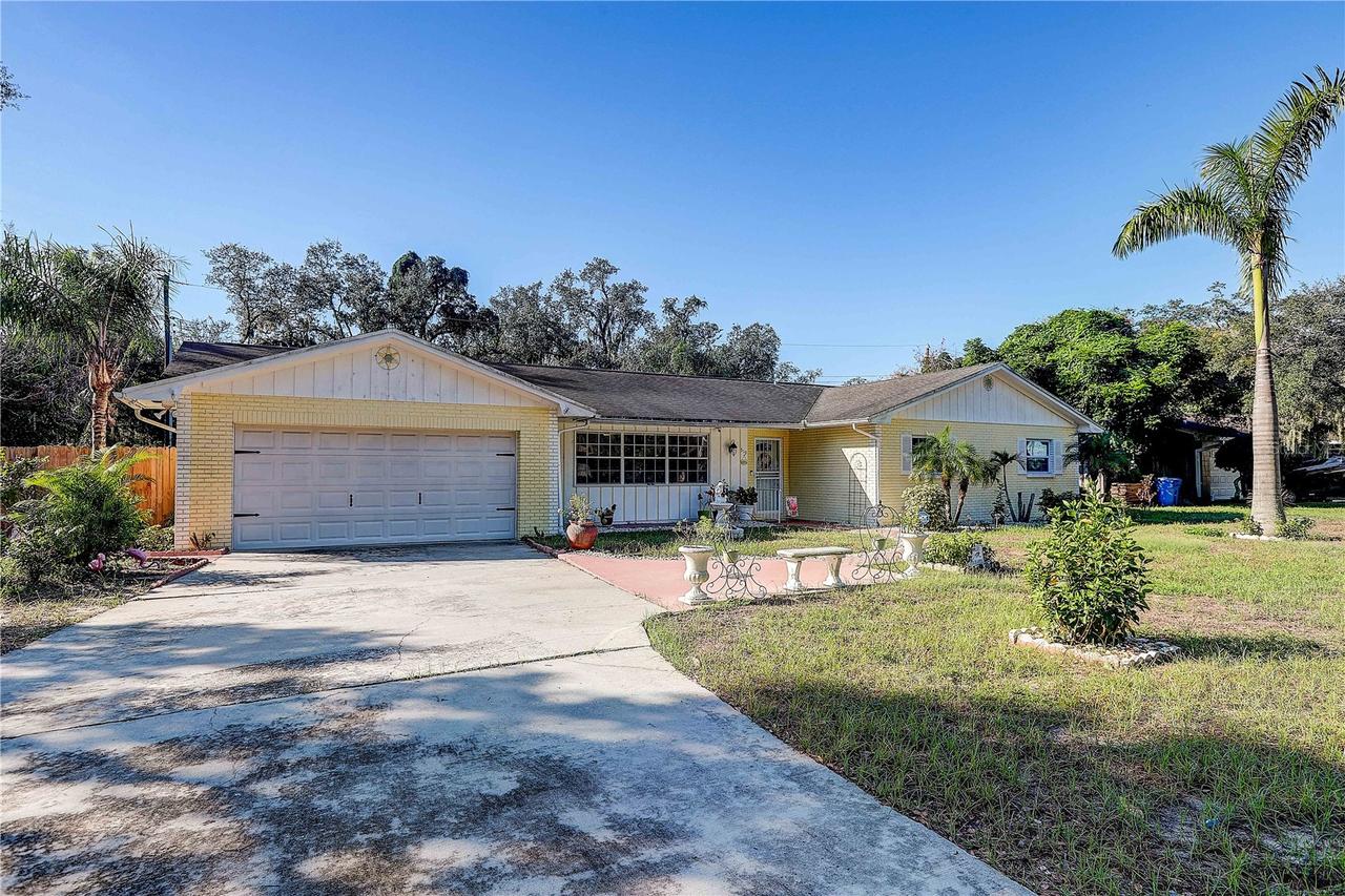 519 Oakhurst St., Brandon, FL 33511