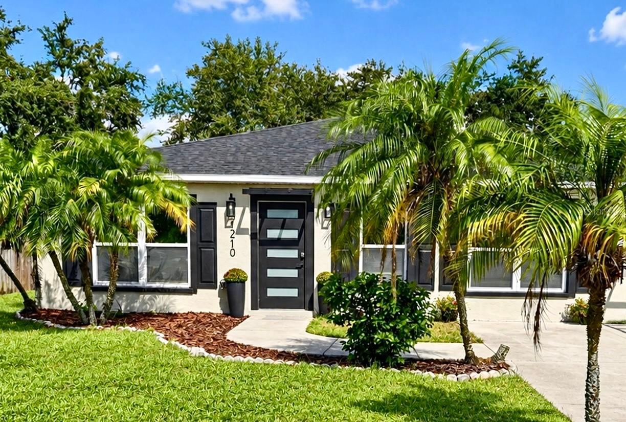 1210 Casa Bonita Ave., Ruskin, FL 33570
