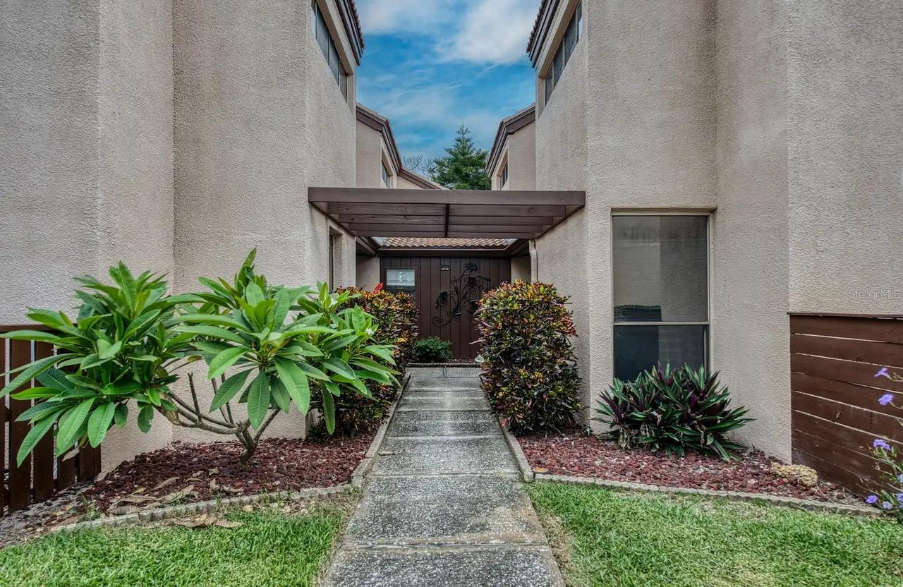 6313 Pelican Creek Crossing #-, St Petersburg, FL 33707