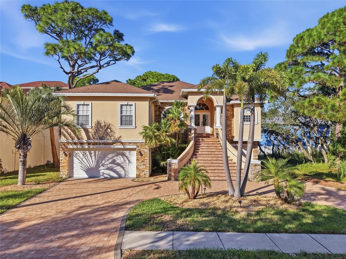 1212 Castle Ter., Tarpon Springs, FL 34689