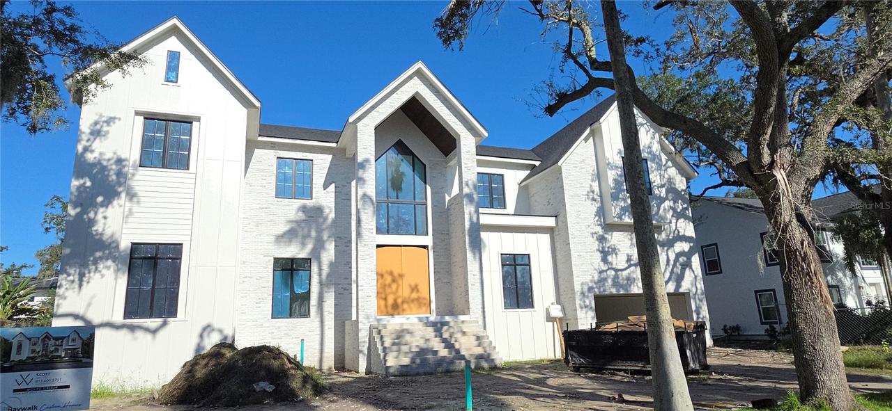 811 Grove Park Ave., Tampa, FL 33609