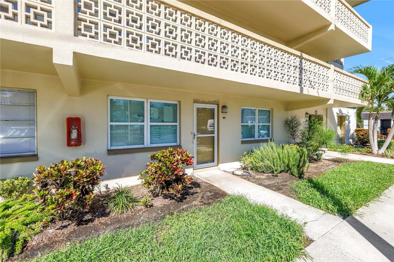 951 79th Ave. #120, St Petersburg, FL 33702