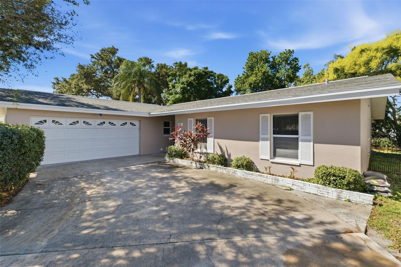 998 Dumont Dr., Dunedin, FL 34698
