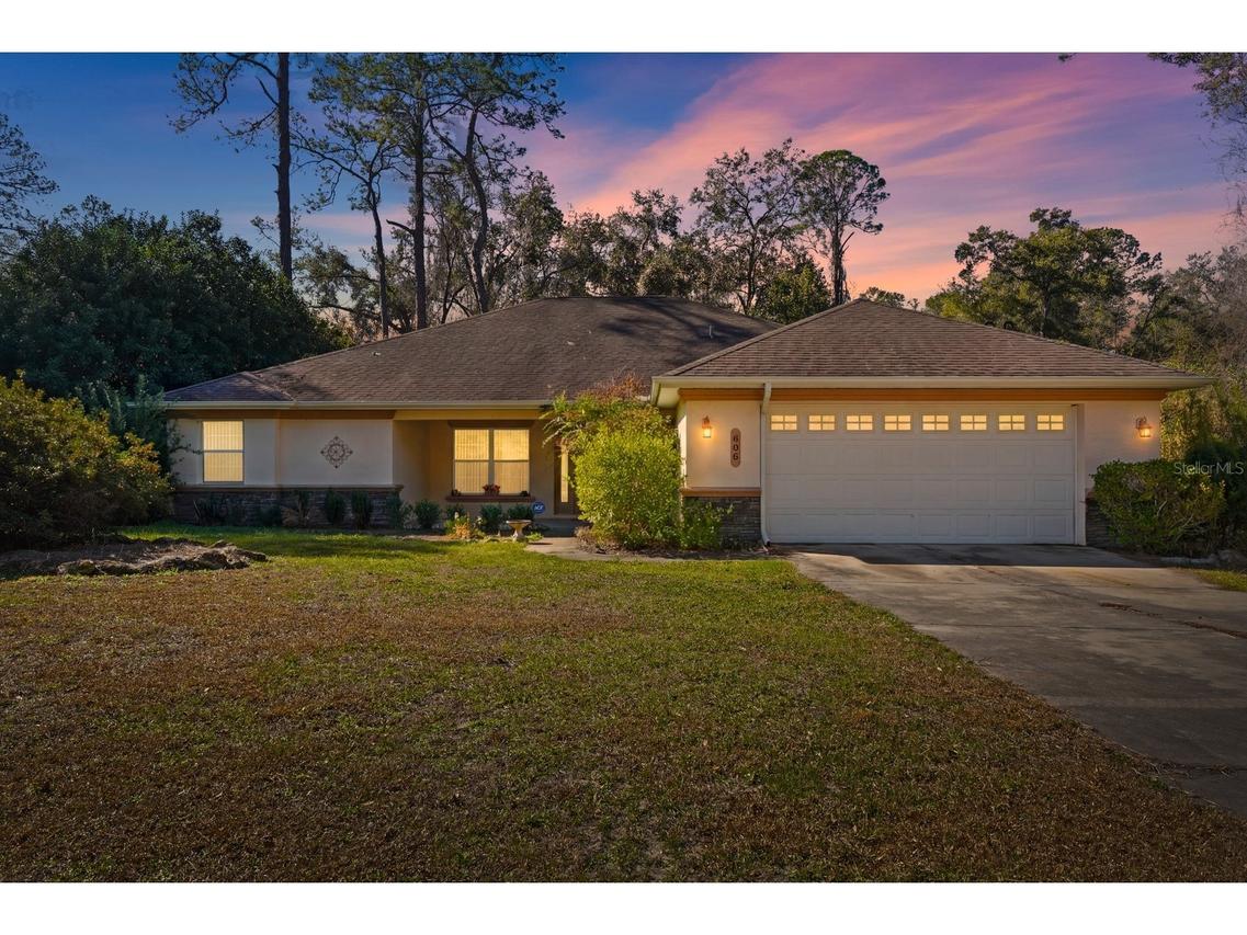 800 W Virginis, Citrus Springs, FL 34434