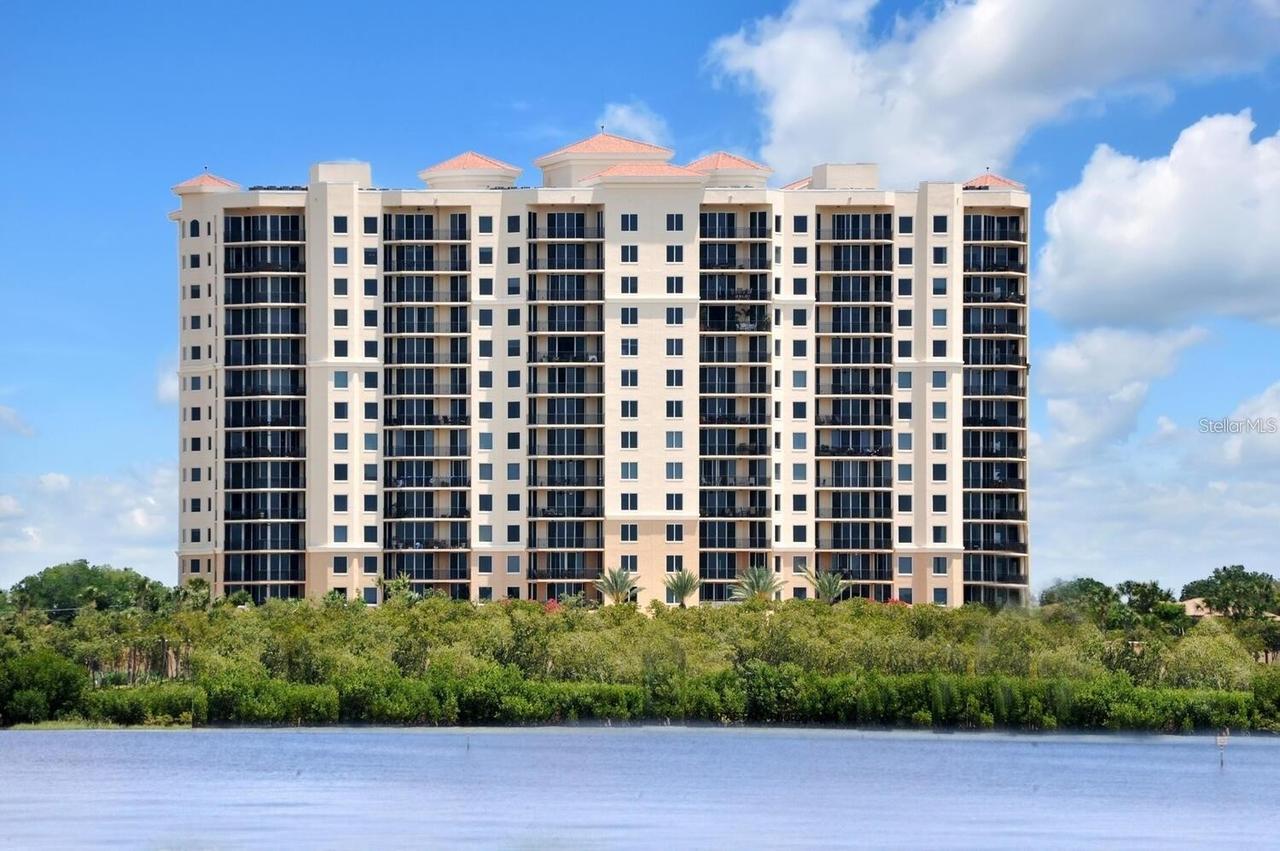5823 Bowen Daniel Dr. #902, Tampa, FL 33616