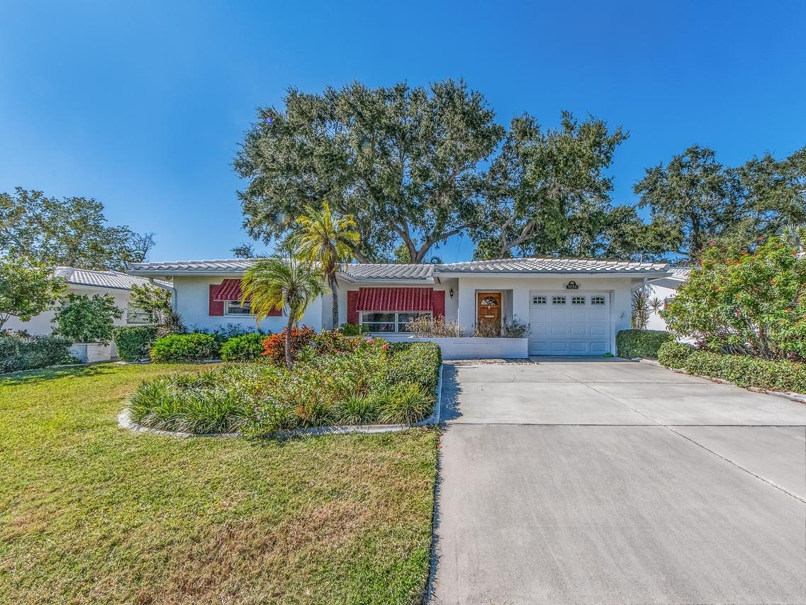 9234 141st St., Seminole, FL 33776