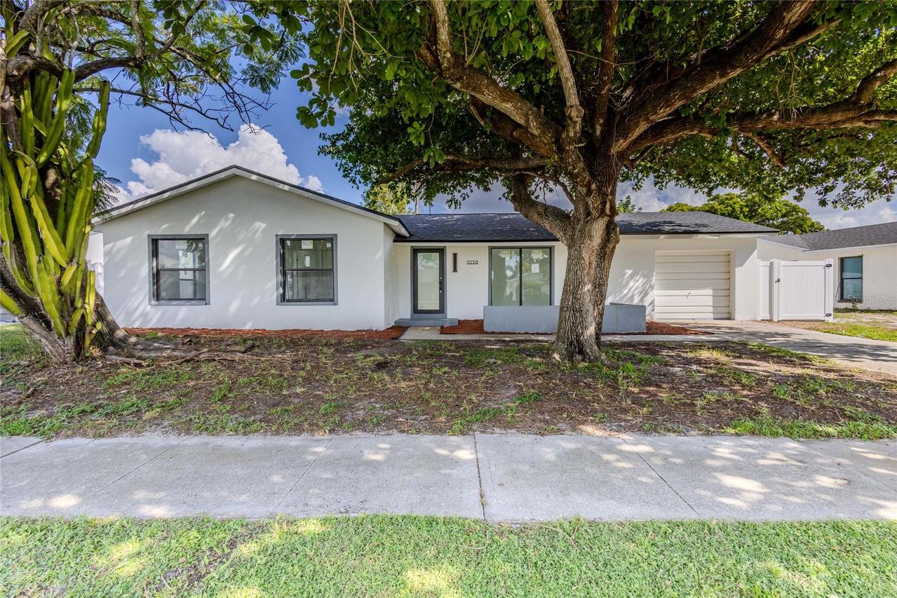 1038 Ridgeway Dr., North Fort Myers, FL 33903