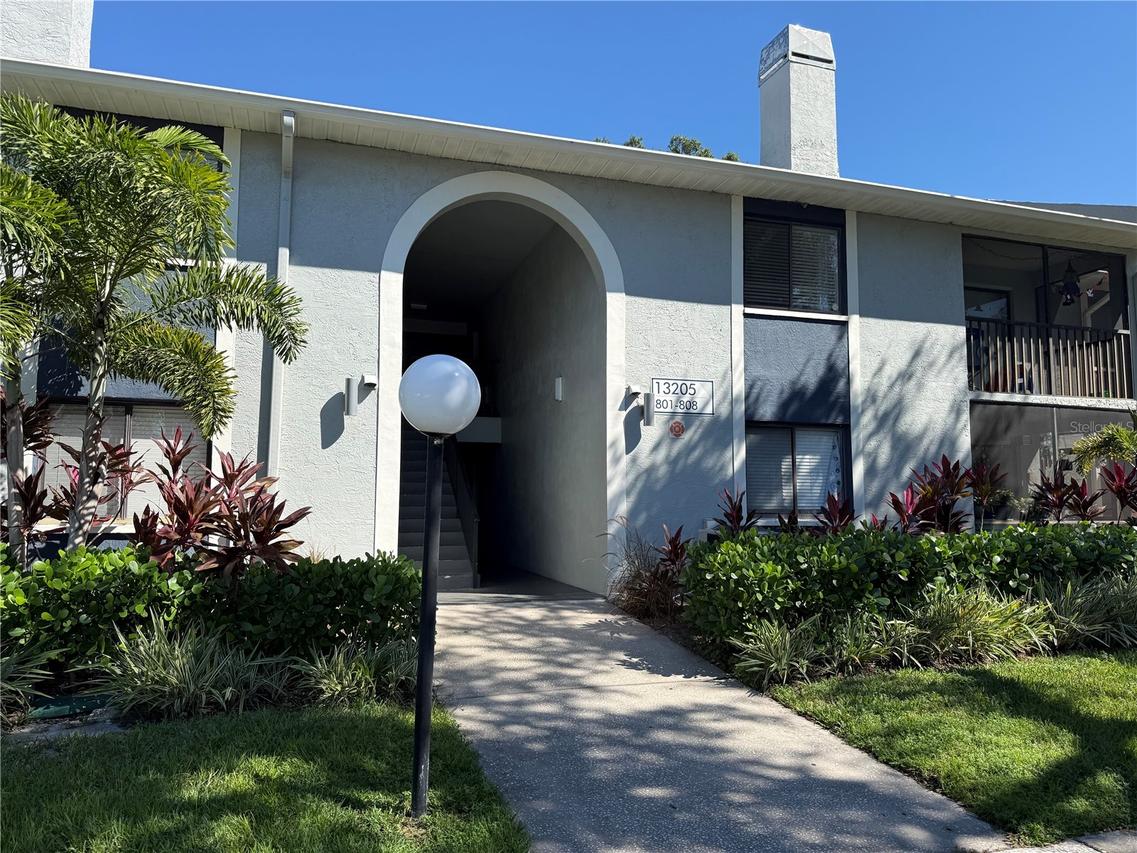 13205 Whispering Palms Pl. #806, Largo, FL 33774