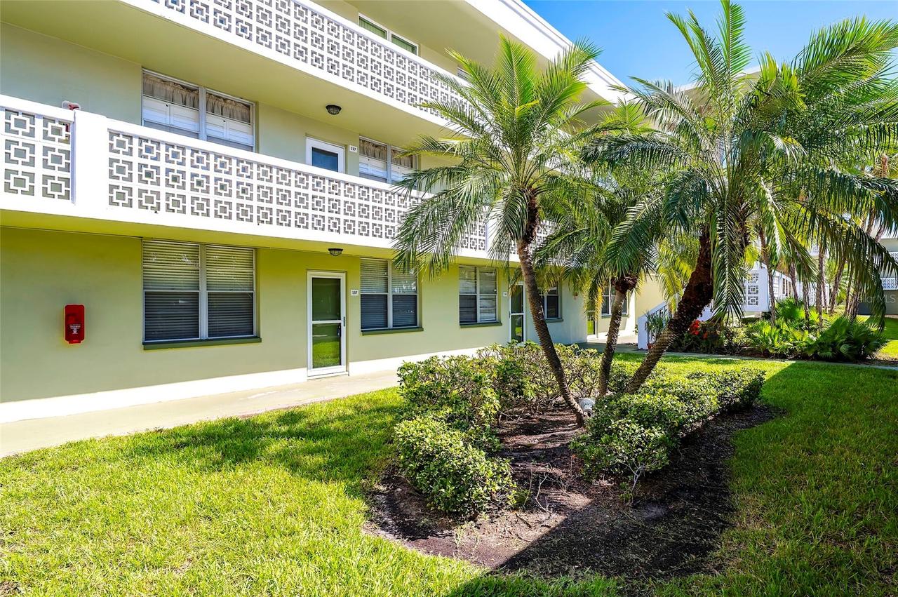 4705 1st St. #137, St Petersburg, FL 33703