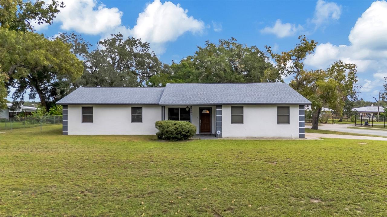 8605 Grandview Dr., Temple Terrace, FL 33617