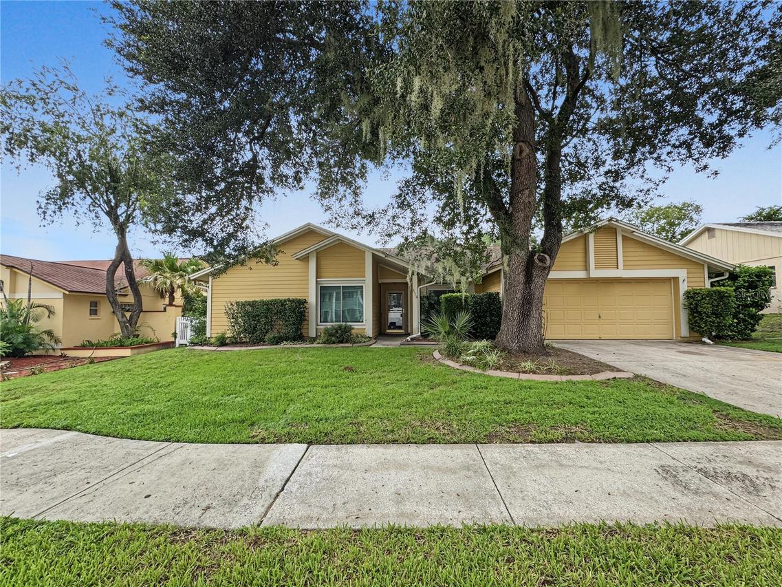2510 Brimhollow Dr., Valrico, FL 33596