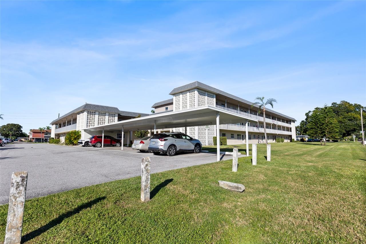 5725 12th Ave. #301D, St Petersburg, FL 33710