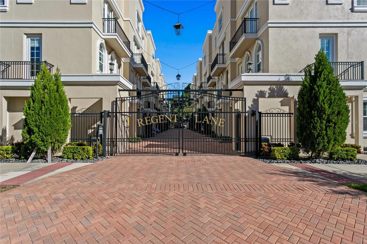 400 Regent Ln., St Petersburg, FL 33701
