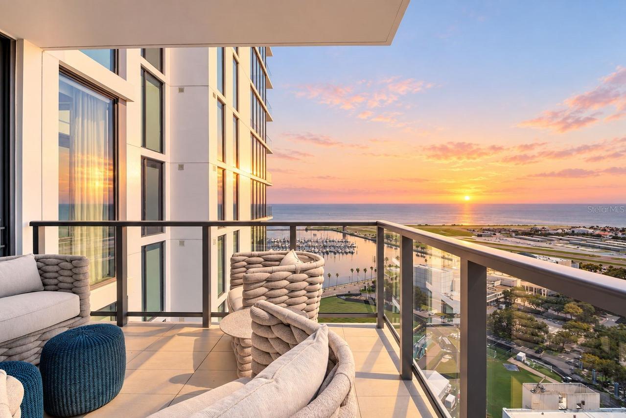 301 1st St. #2507, St Petersburg, FL 33701