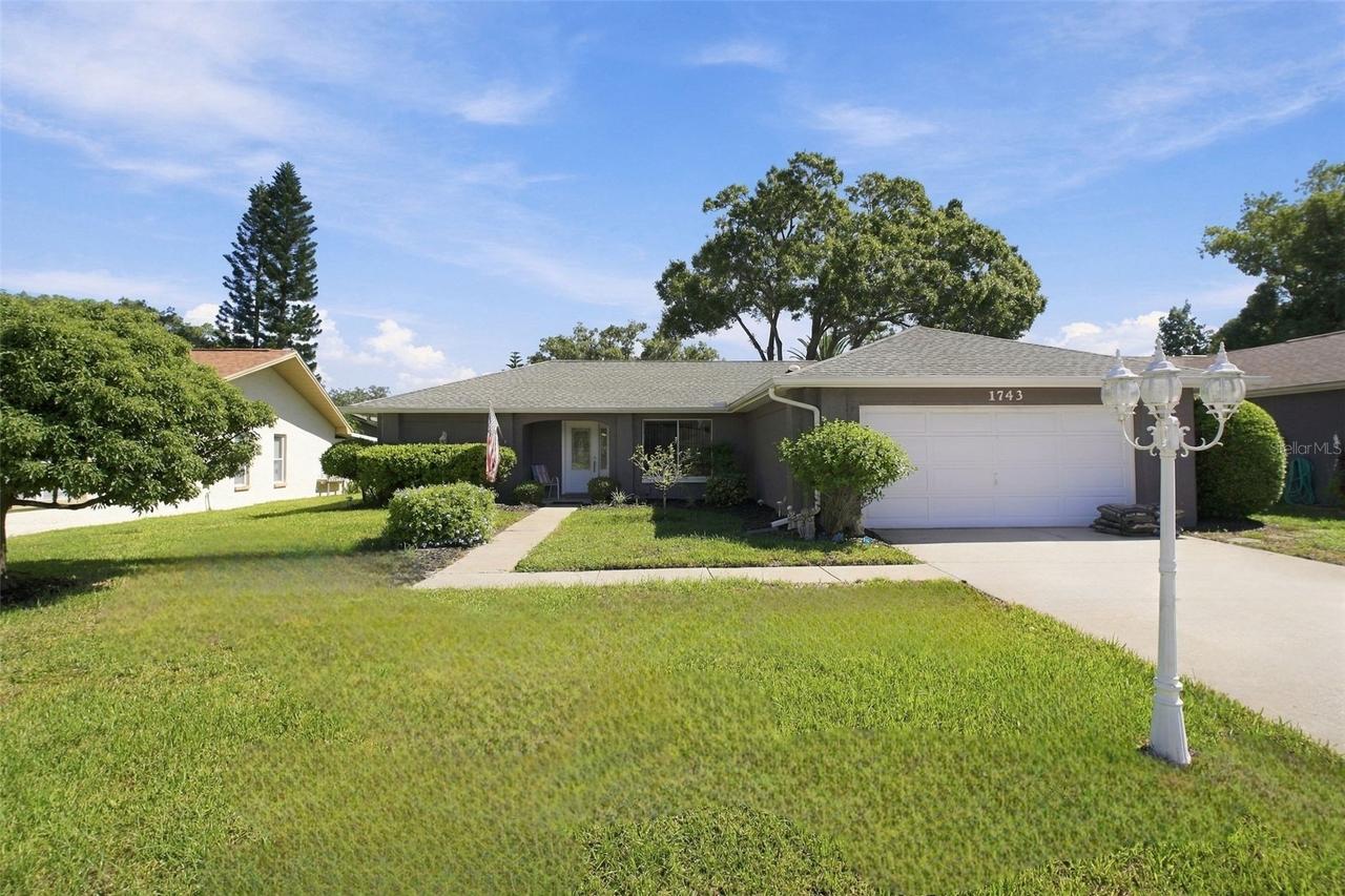 1743 Macdonnell Dr., Palm Harbor, FL 34684
