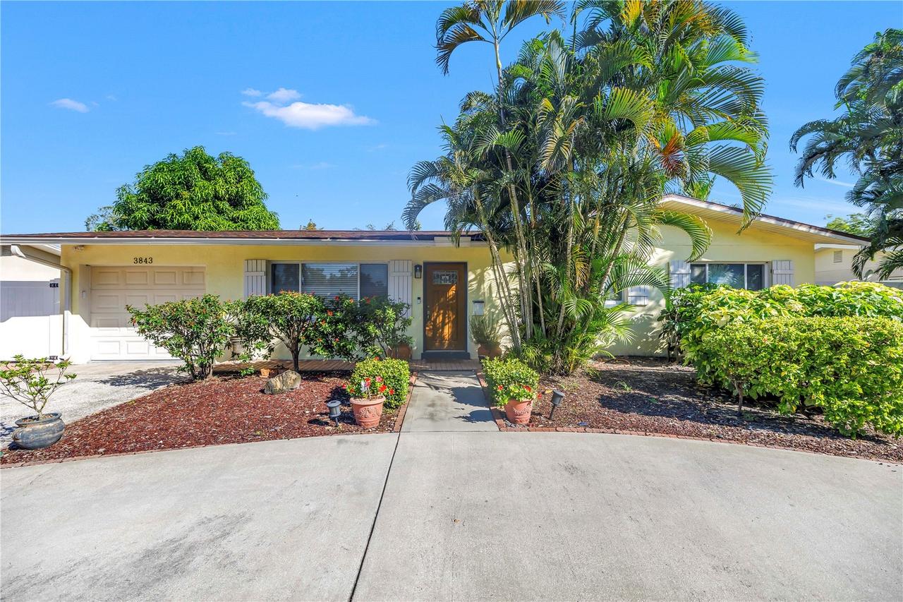 3843 Neptune Dr., St Petersburg, FL 33705