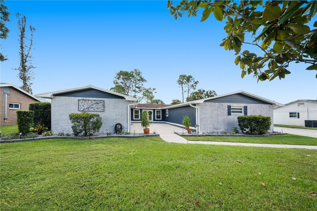 1321 Lake Miriam Dr., Lakeland, FL 33813