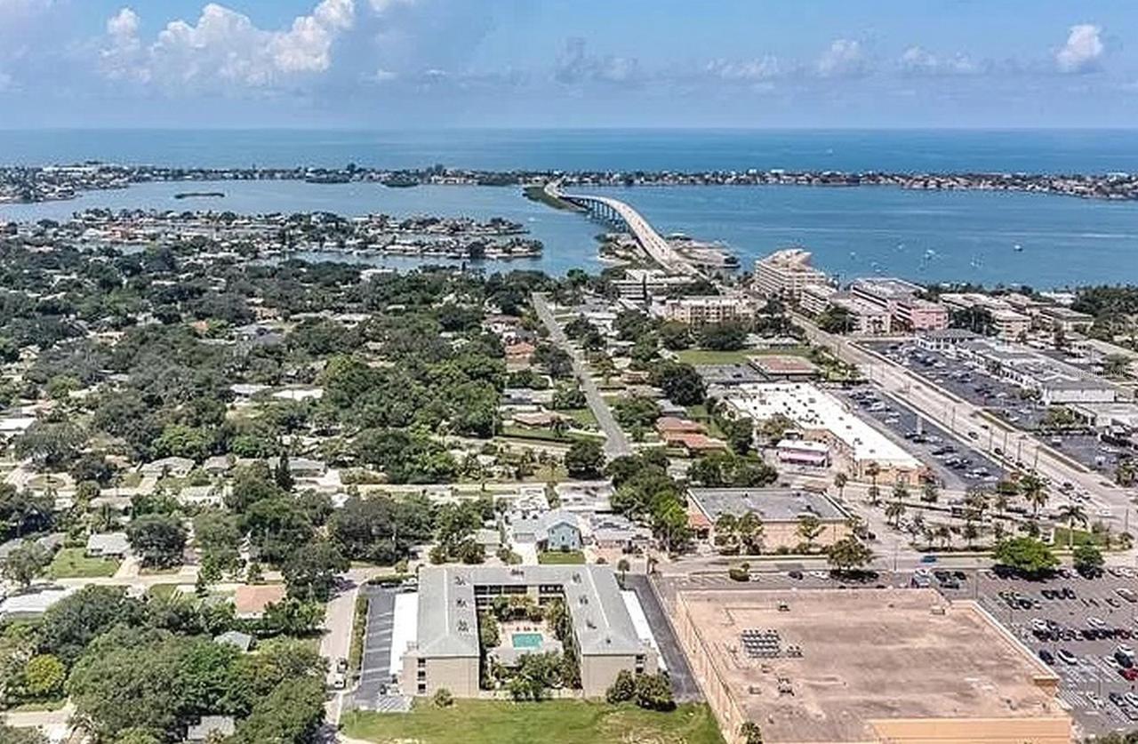 215 Valencia Blvd. #107, Belleair Bluffs, FL 33770