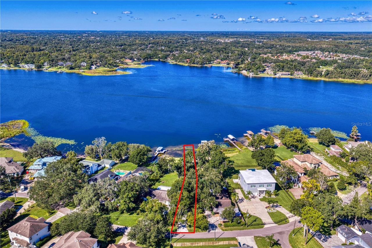 14748 Lake Magdalene Cir., Tampa, FL 33613