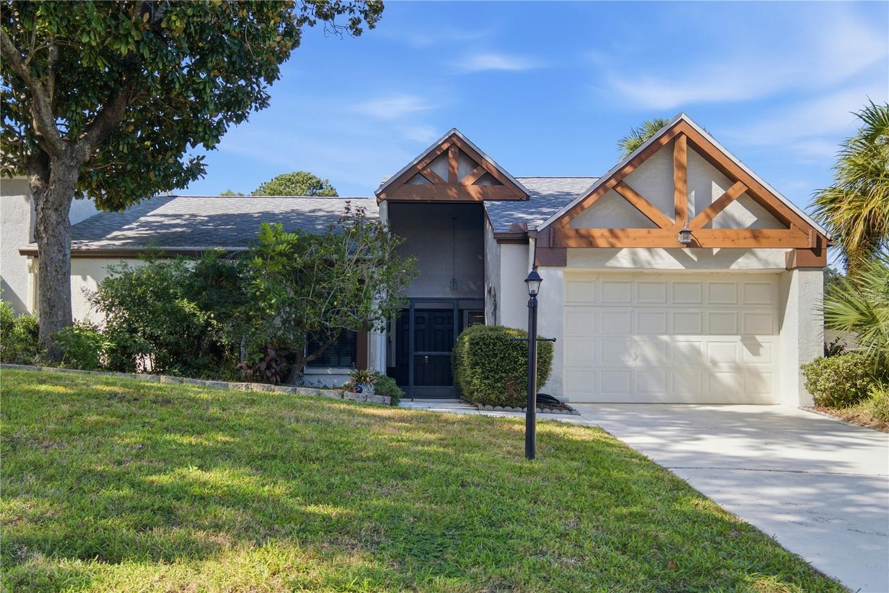 1622 Highland Club Ln., Palm Harbor, FL 34684
