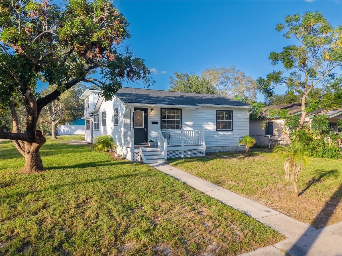 6295 3rd Ave., St Petersburg, FL 33707