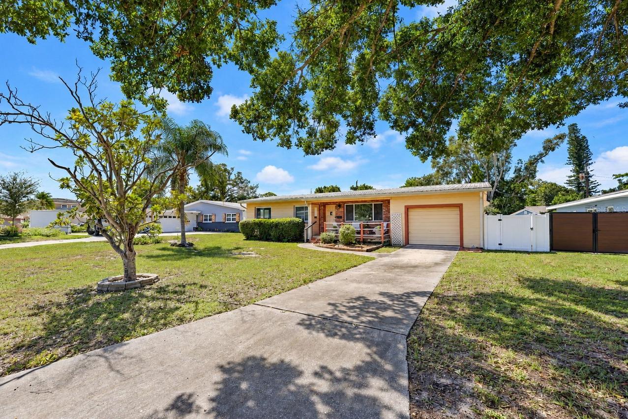 4201 Narvarez Way, St Petersburg, FL 33712