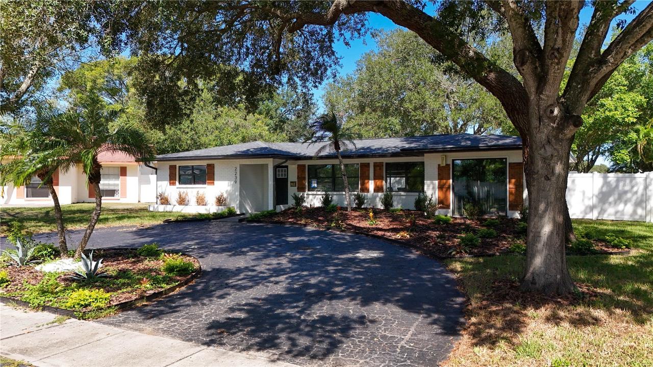 2239 68th Ave., St Petersburg, FL 33702