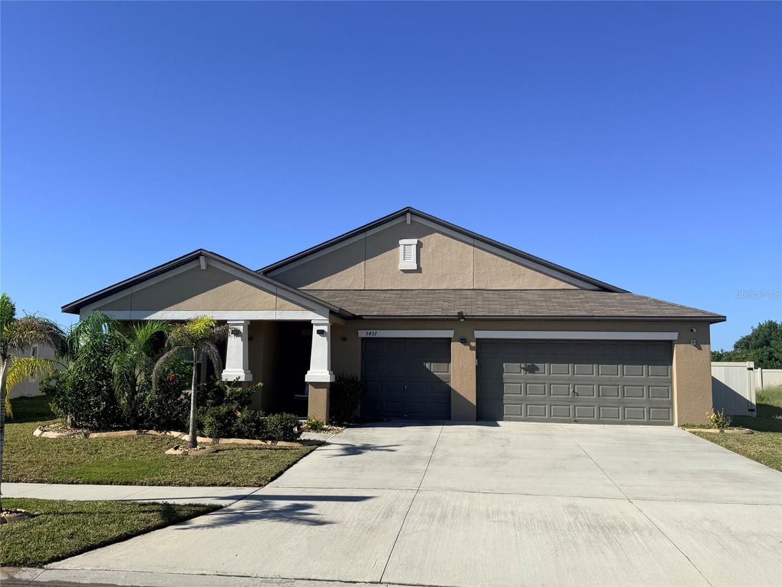 5457 Leslie Canyon Dr., Wimauma, FL 33598
