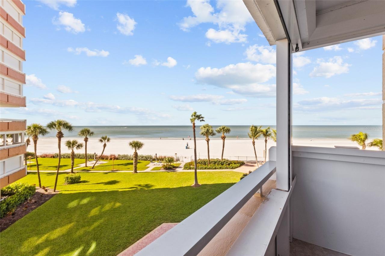 17920 Gulf Blvd. #302, Redington Shores, FL 33708