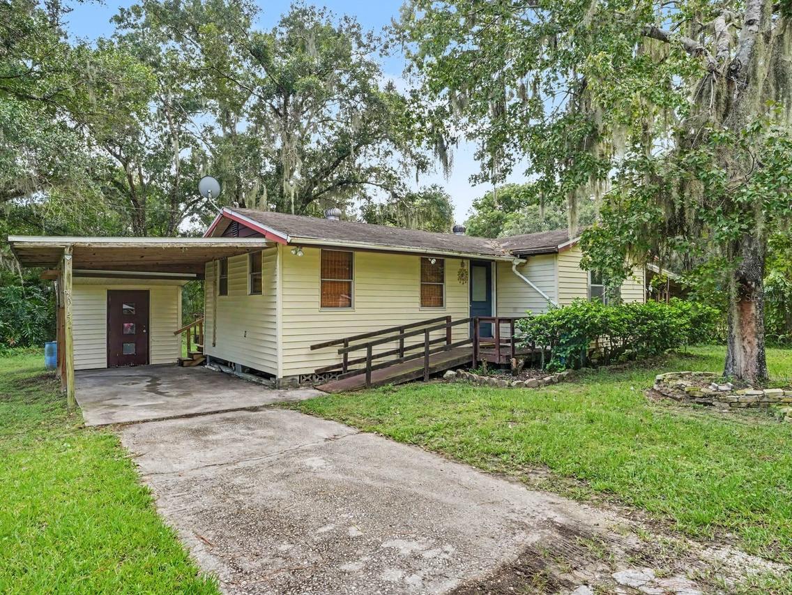 3015 Strawberry Ln., Lakeland, FL 33801