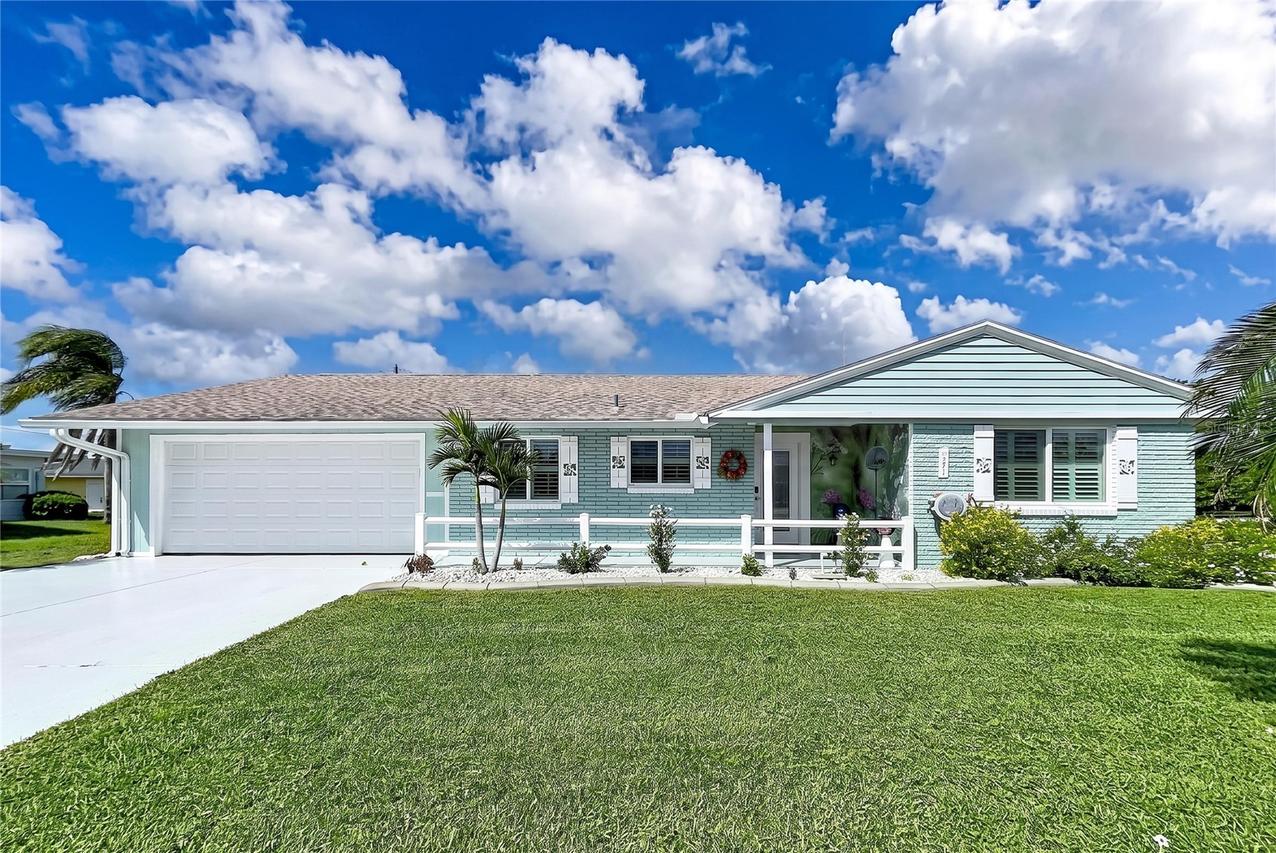 621 Oakmont Ave., Sun City Center, FL 33573