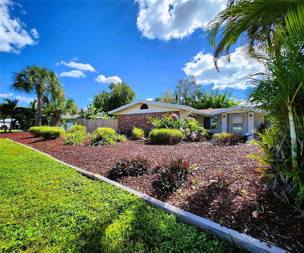 4711 26th Ave., Bradenton, FL 34209