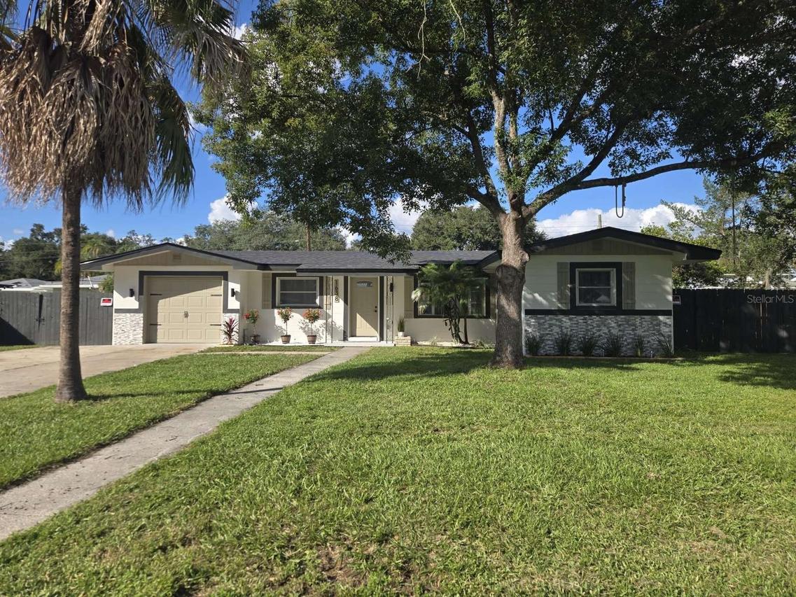 1638 Pineberry St., Lakeland, FL 33803