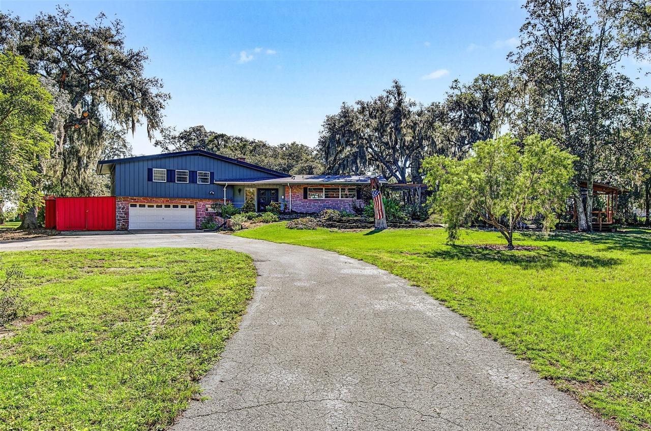 15300 Lake Iola Rd., Dade City, FL 33523
