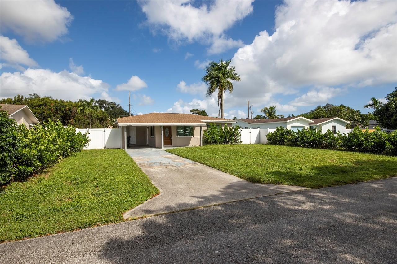 5305 Cleveland Rd., Delray Beach, FL 33484