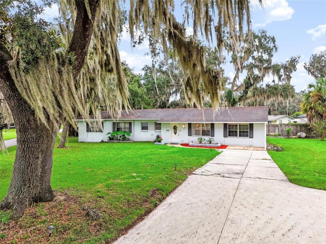 1020 Cottonwood St., Leesburg, FL 34748