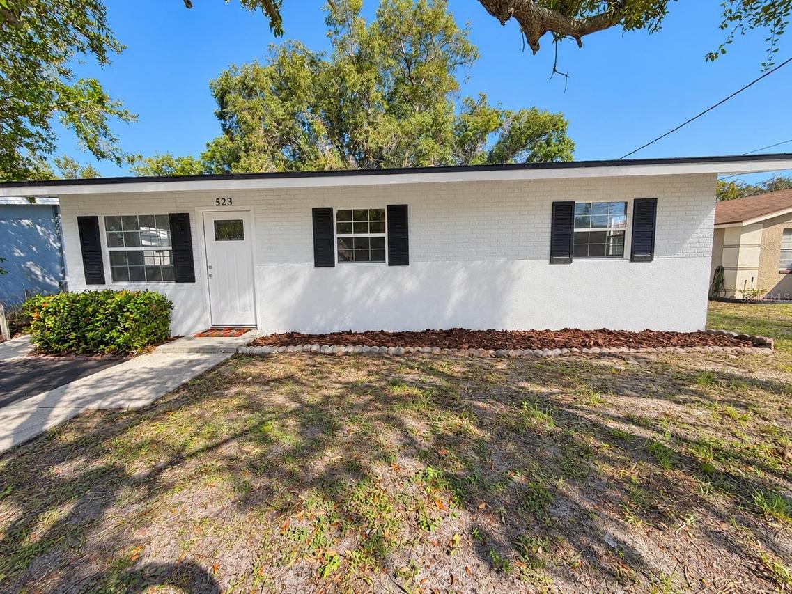 523 E Boyer St., Tarpon Springs, FL 34689
