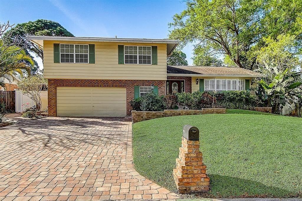 14220 82nd Ter., Seminole, FL 33776