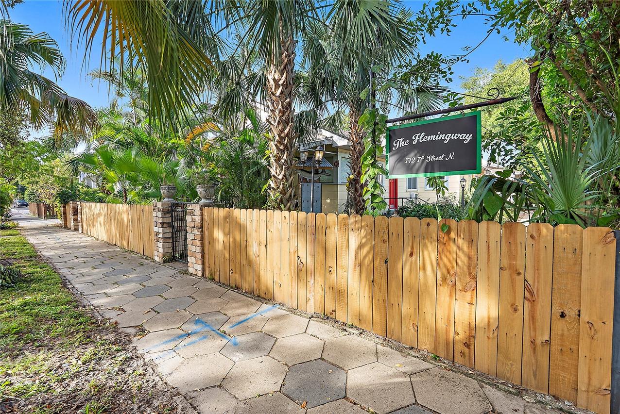 712 7th St., St Petersburg, FL 33701