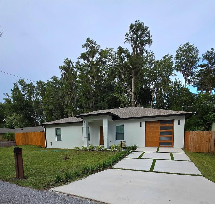 16407 Lake Byrd Dr., Tampa, FL 33618