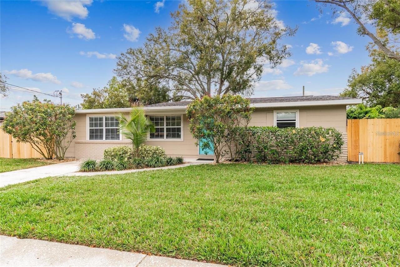 4704 W Bay Ave., Tampa, FL 33616