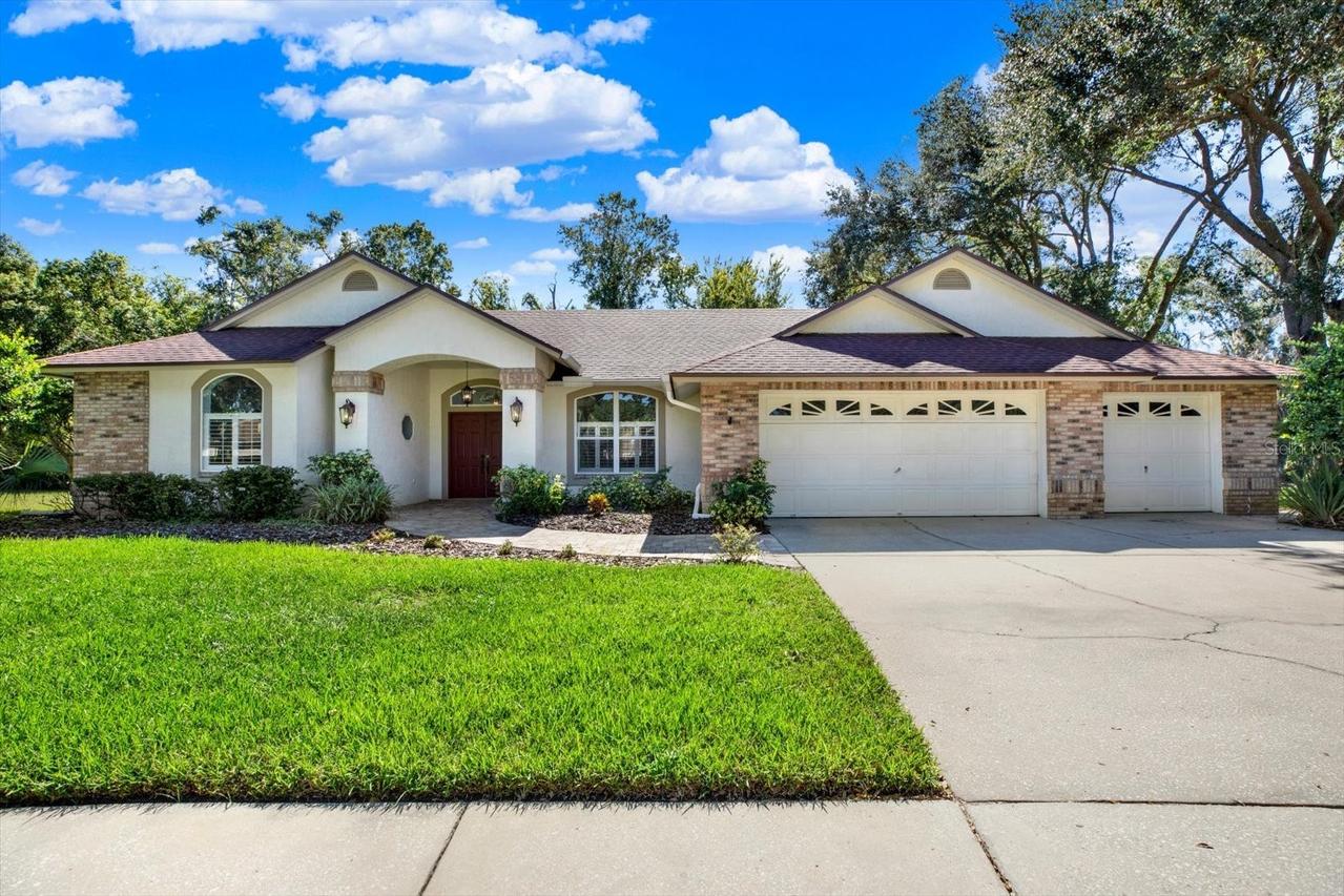507 Surrey Ln., Lutz, FL 33549