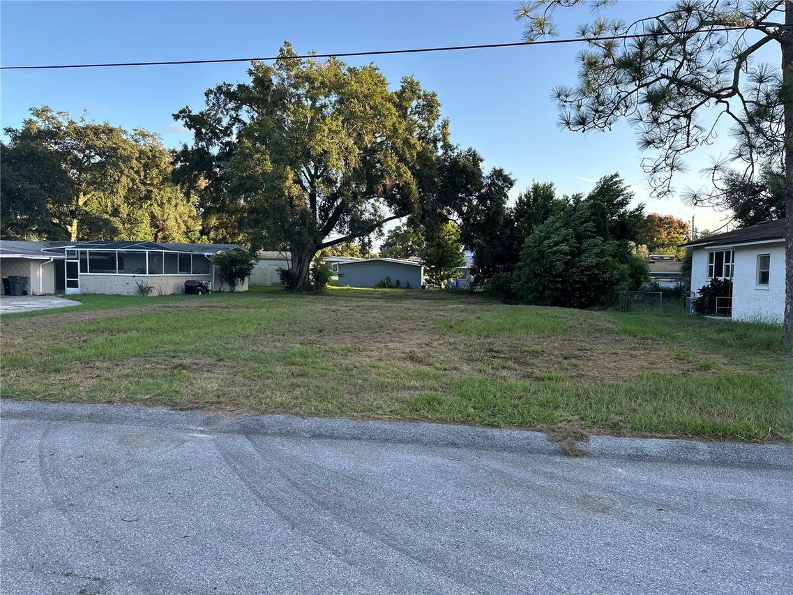 Avenue S, Winter Haven, FL 33880